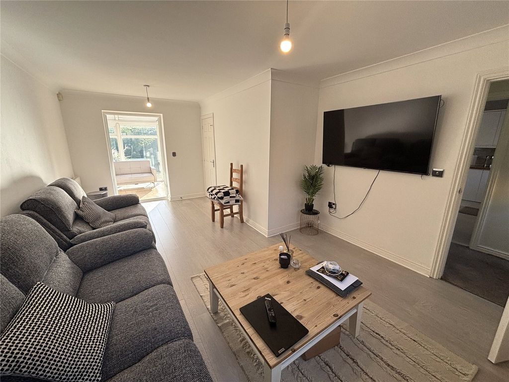 Property photo 2 of 19 Picture No. 25