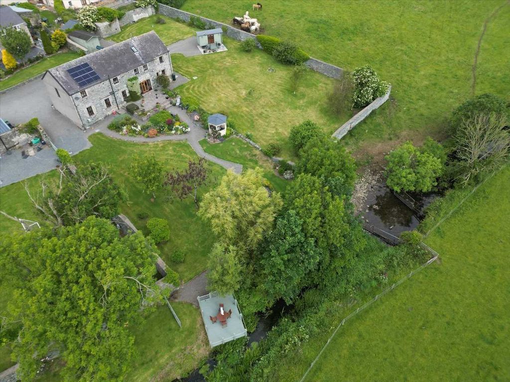 Property photo 3 of 33