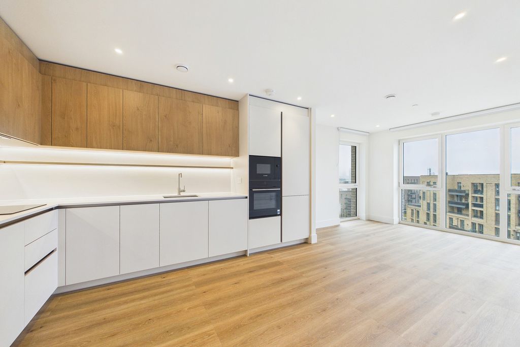 Property photo 2 of 44