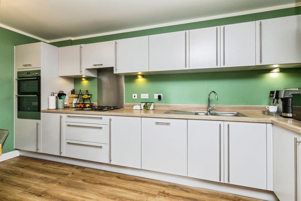 Property photo 3 of 26