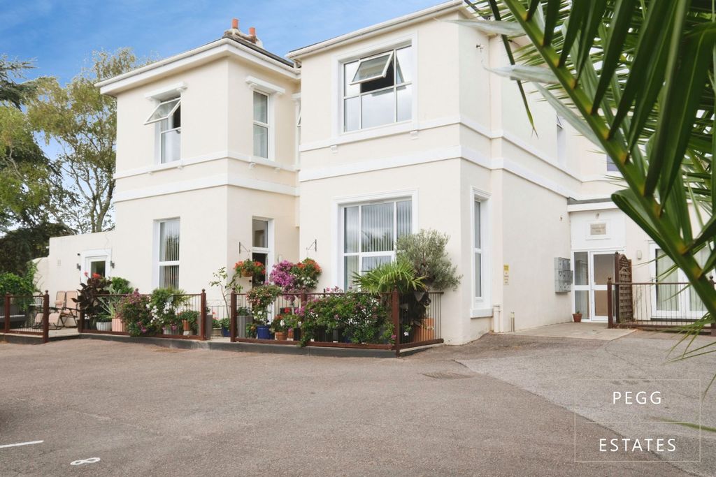 Property photo 1 of 35