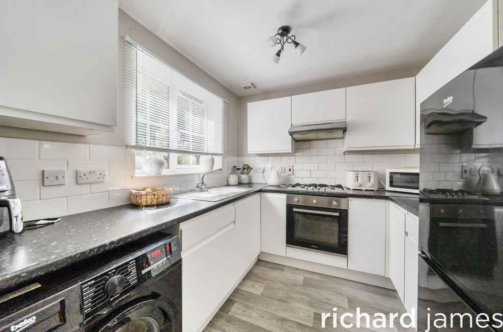 Property photo 2 of 10 39d74F4Ffce94B15A8B88d4Bd8d5898d