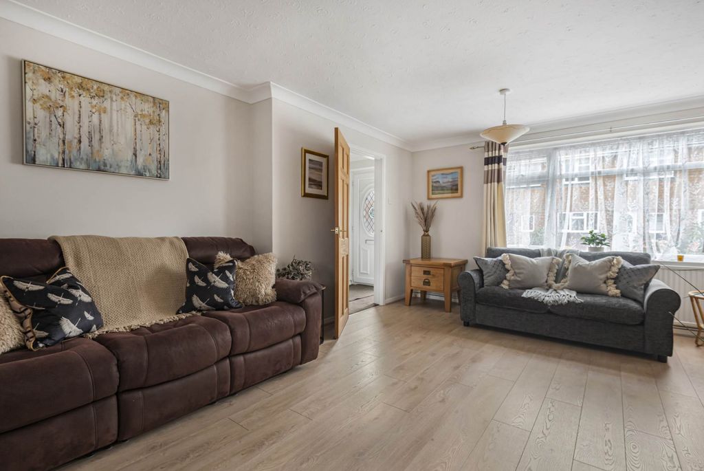 Property photo 2 of 20