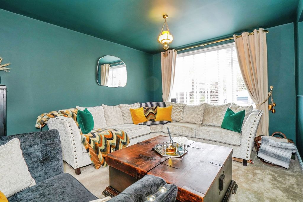 Property photo 3 of 23