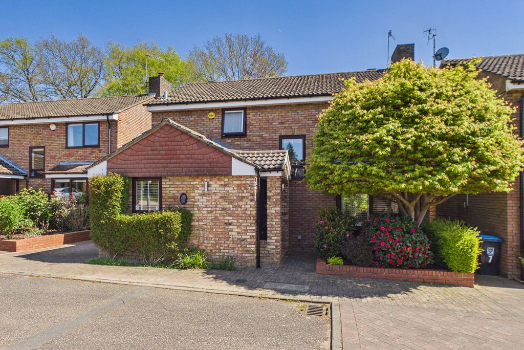 Property photo 2 of 31