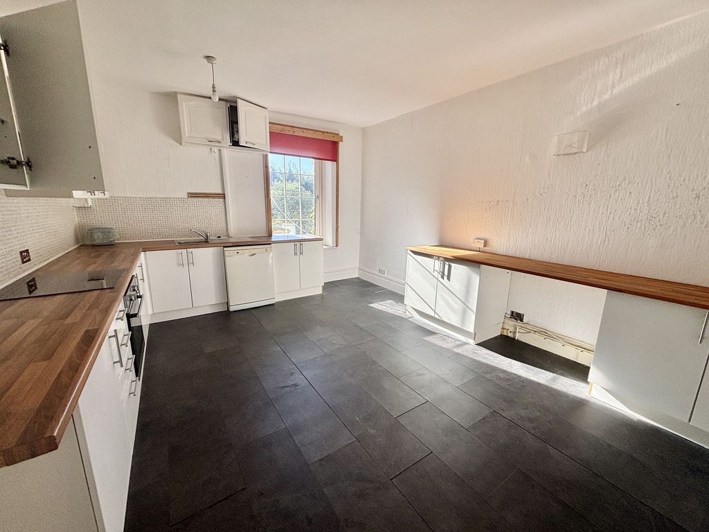 Property photo 3 of 15 Maisonette