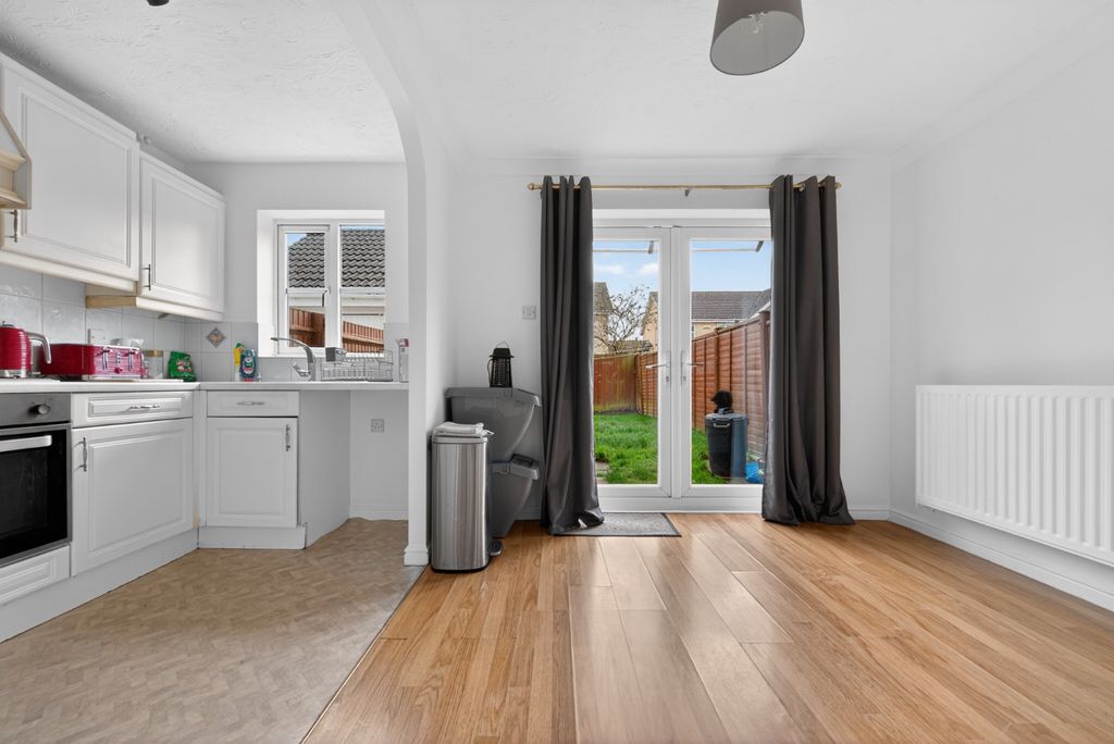 Property photo 3 of 23 4883216