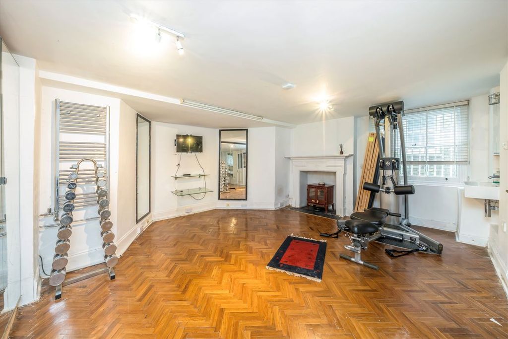 Property photo 2 of 9