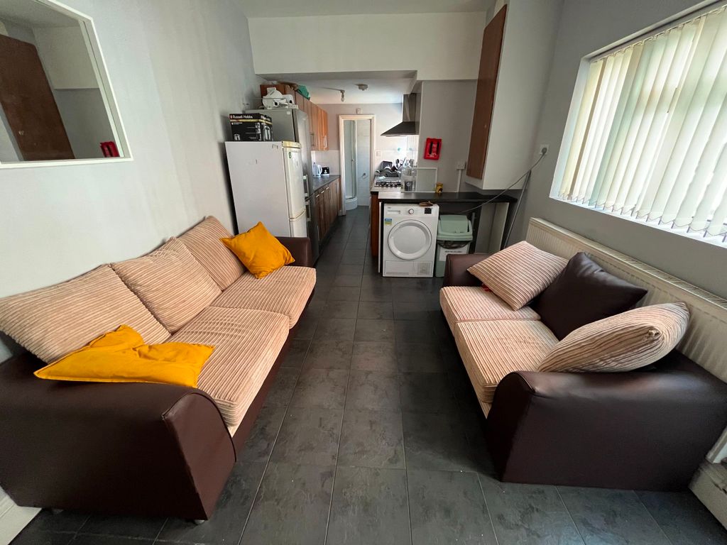 Property photo 2 of 3