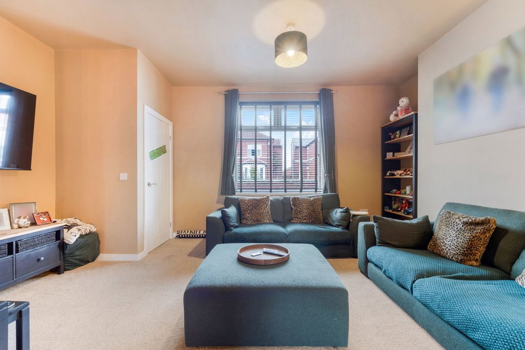 Property photo 3 of 19