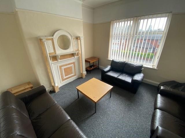 Property photo 2 of 12 Lounge