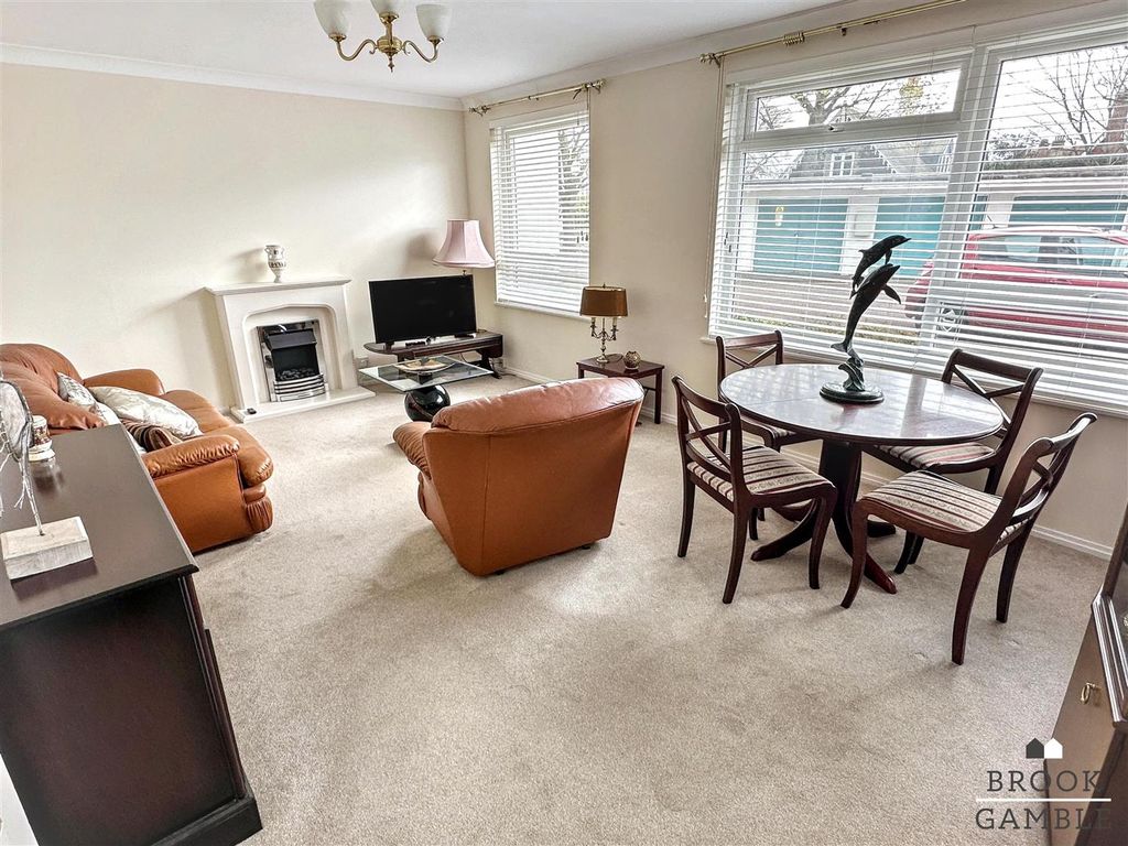 Property photo 3 of 17 01323 438506