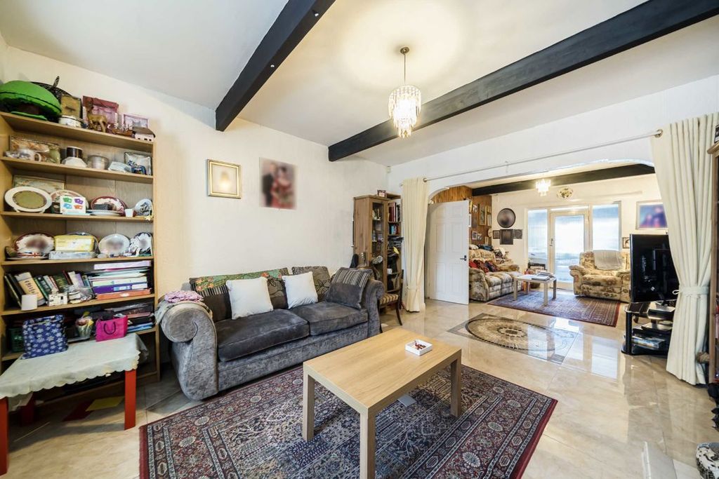 Property photo 3 of 8