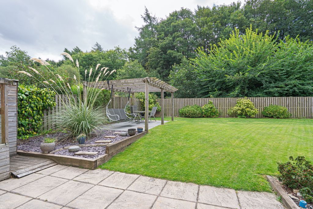 Property photo 3 of 44