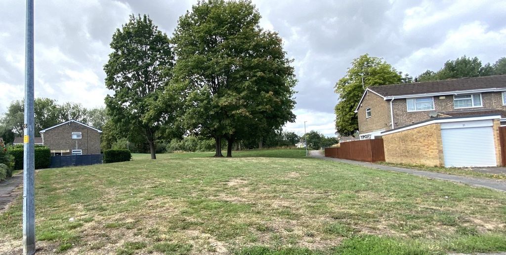 Property photo 1 of 2