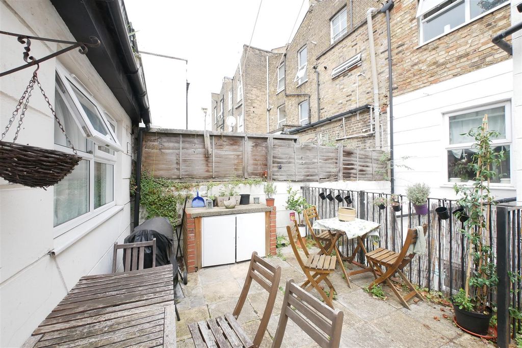 Property photo 2 of 10