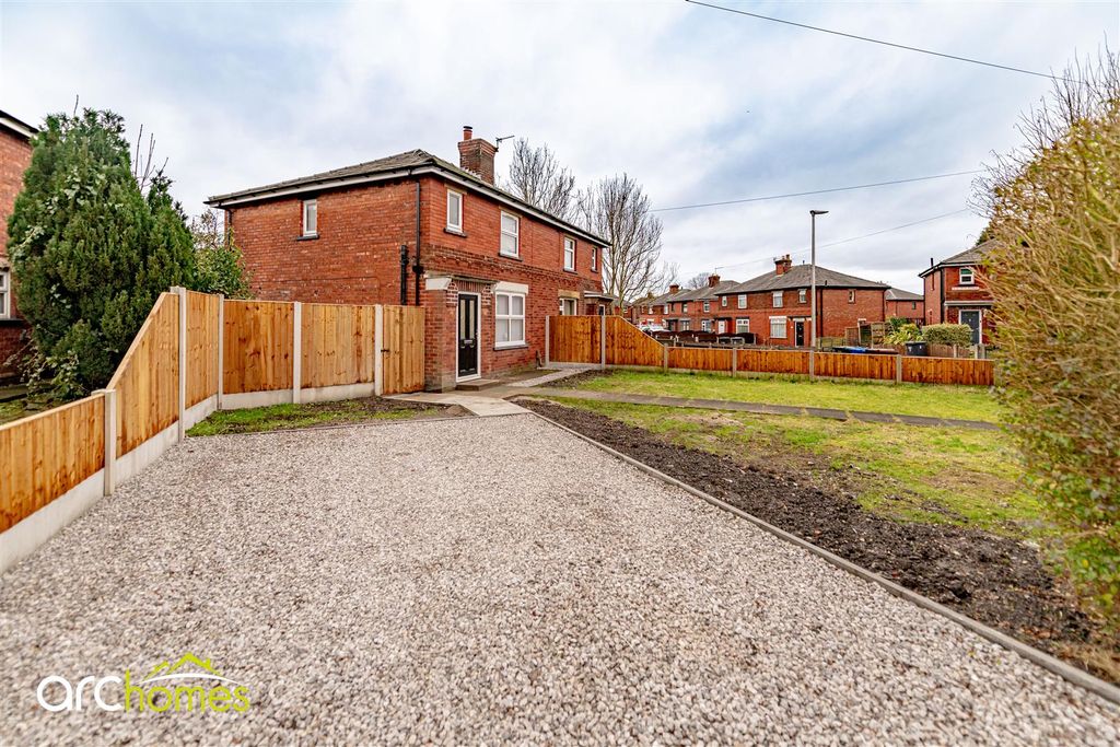 Property photo 1 of 32 Warwick-32.Jpg