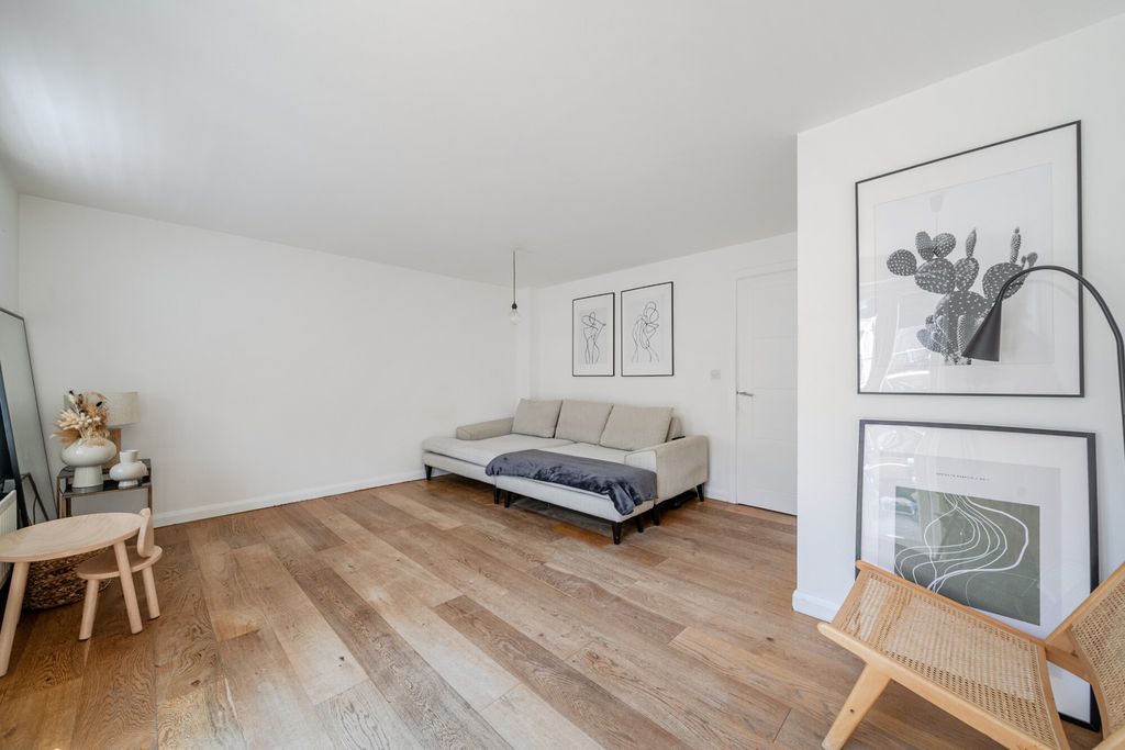 Property photo 3 of 17 1497100-15-6A6A17...