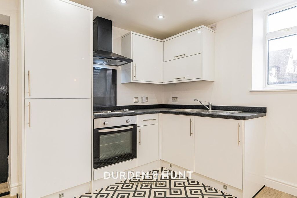 Property photo 3 of 10 Woodside-11.1.Jpg