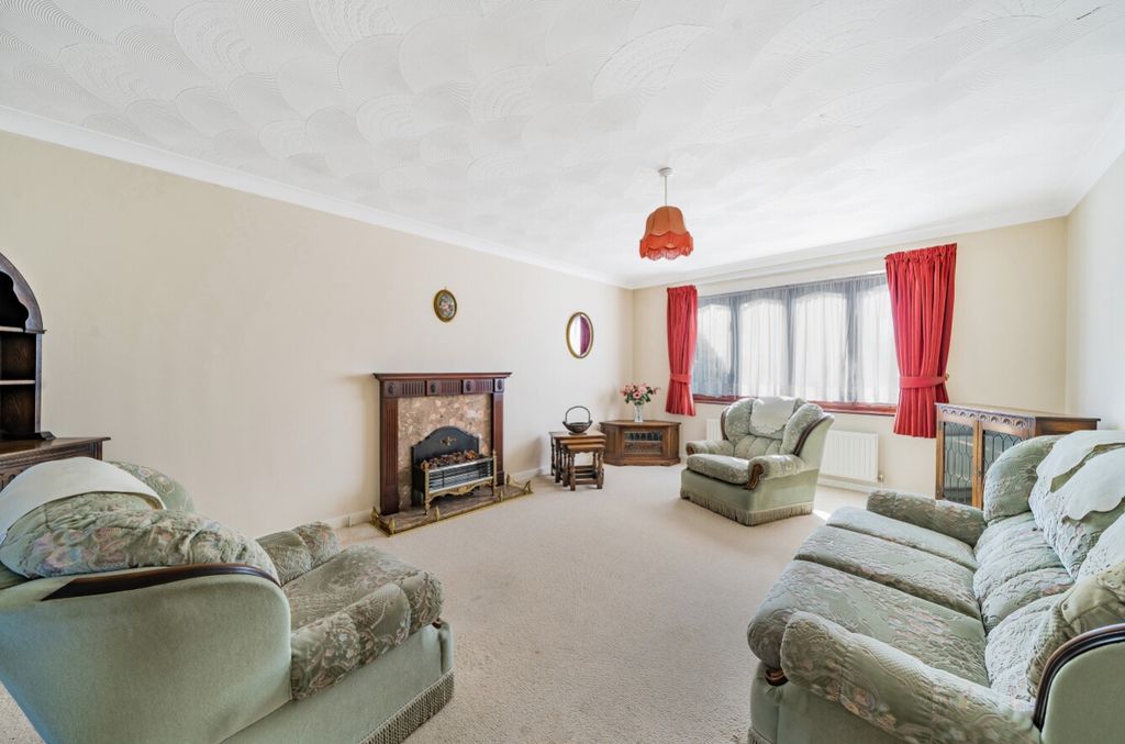Property photo 3 of 21 1115395 (2)