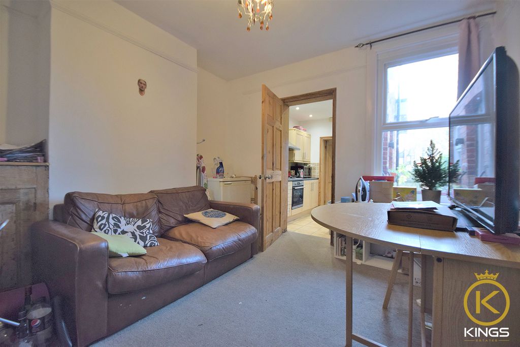 Property photo 3 of 6