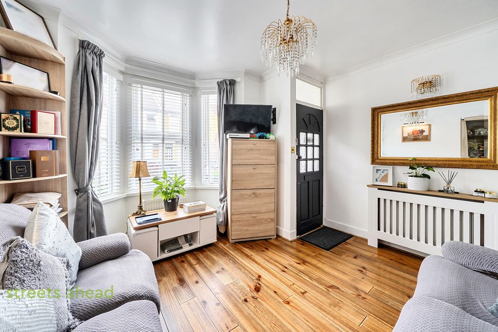 Property photo 2 of 15 6c6A7A02-Fefc-416...