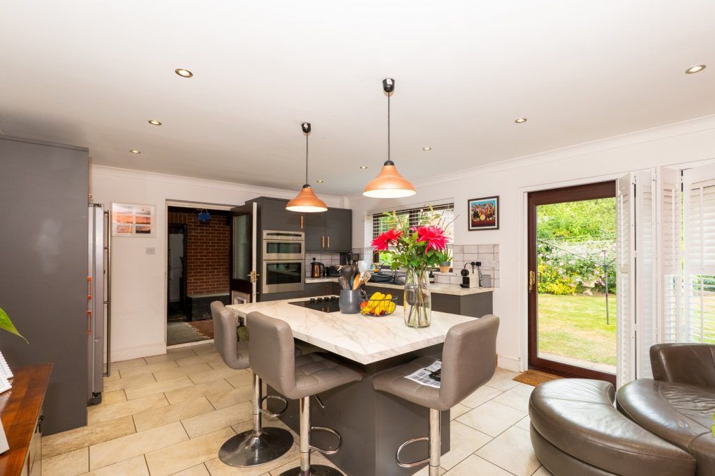 Property photo 3 of 32