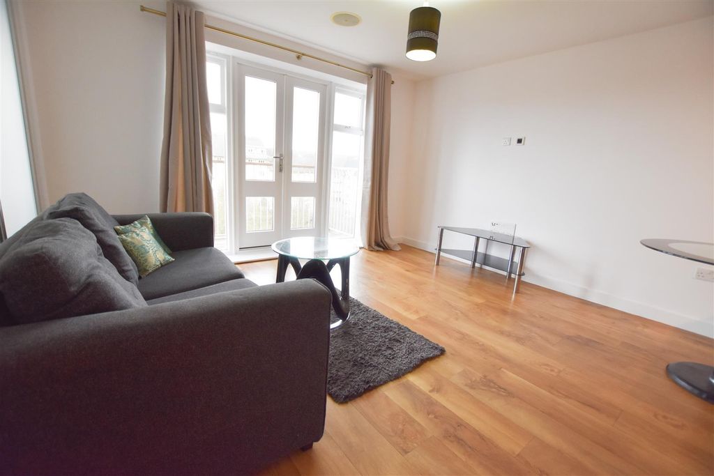 Property photo 3 of 12