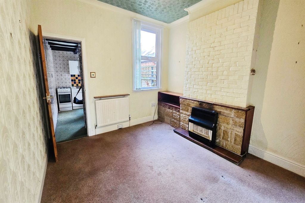 Property photo 3 of 9 Dining Room