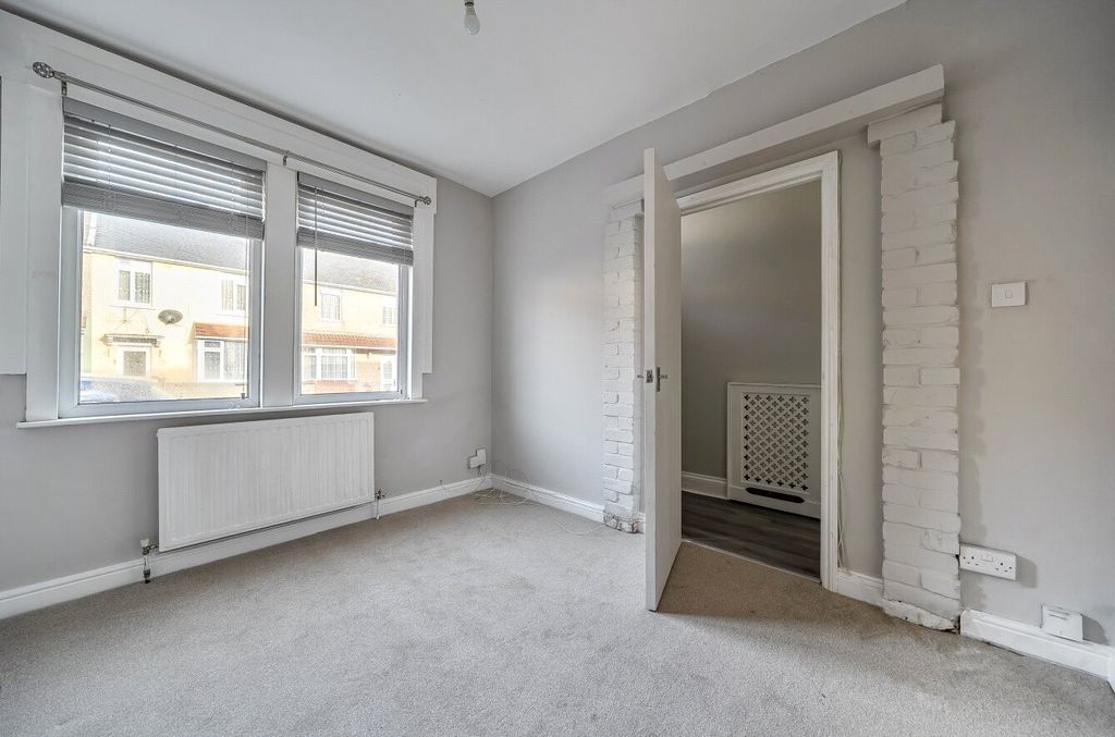 Property photo 2 of 10 Picture No. 04