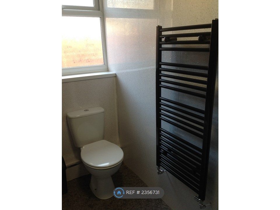 Property photo 2 of 31 Shower Room