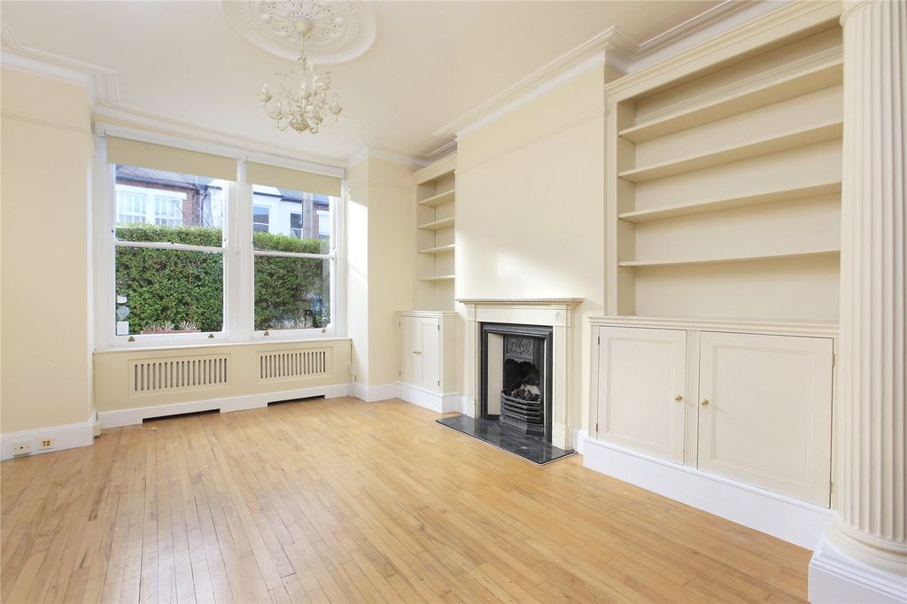 Property photo 3 of 10
