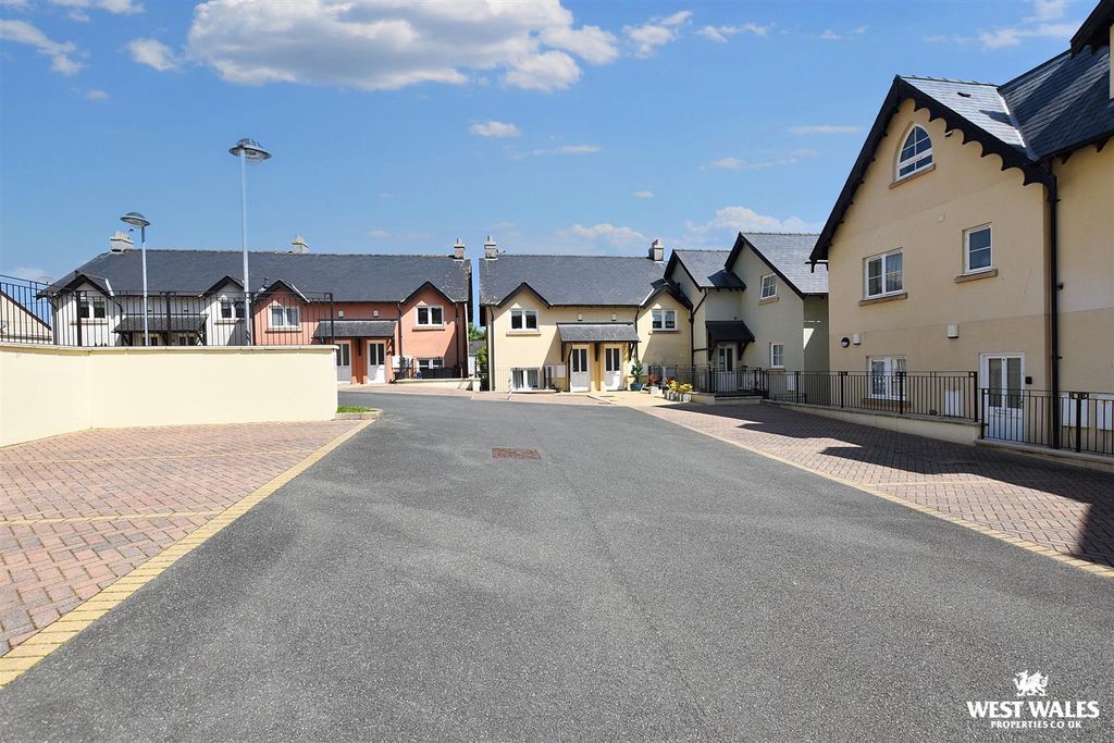 Additional image 11 of 2 bed flat for saleSt. Brides Hill, Saundersfoot SA69