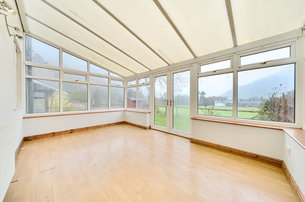 Property photo 3 of 22 1374574-9-690Afc8...