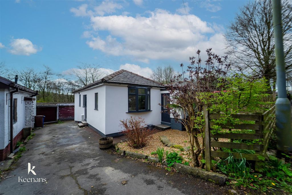 Property photo 2 of 32