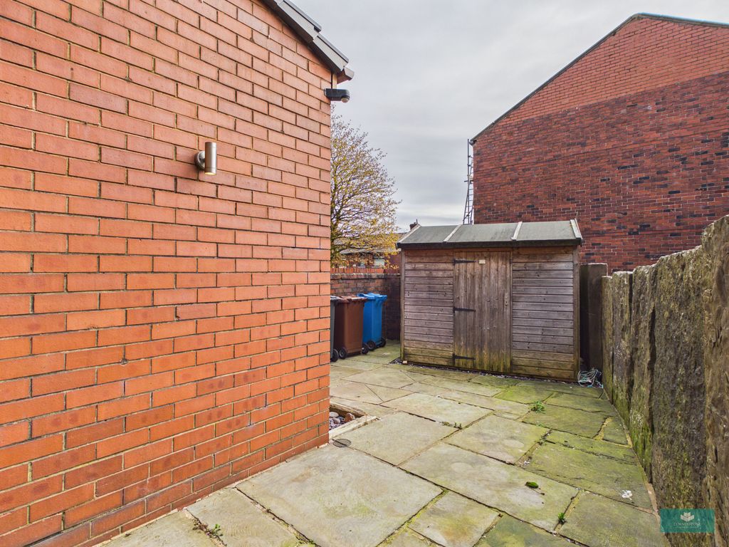 Property photo 2 of 29 Photo 33
