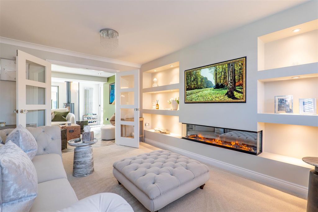 Property photo 2 of 40 Lounge
