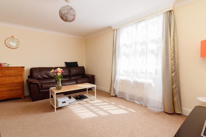 Property photo 3 of 6 1941496