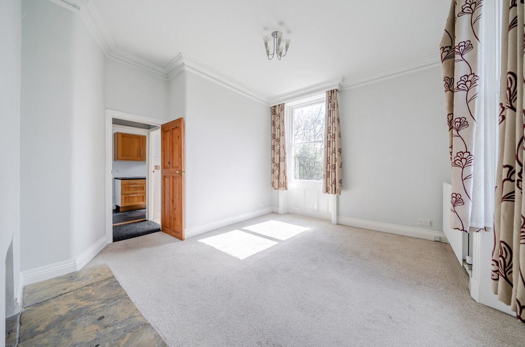 Property photo 3 of 15 1446494-7-69Dce8F...