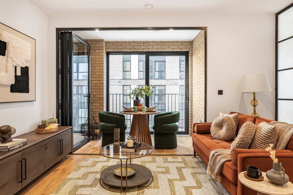 Property photo 2 of 11