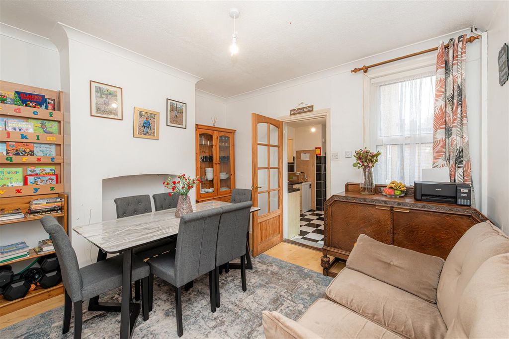 Property photo 2 of 9 Dining Area