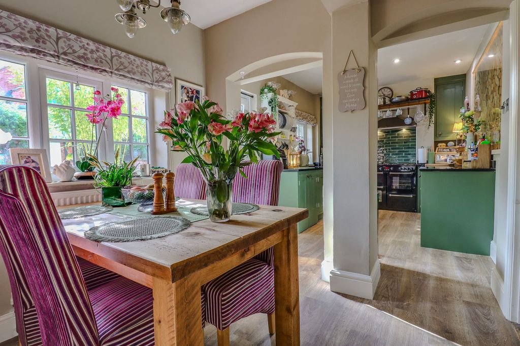 Property photo 3 of 23