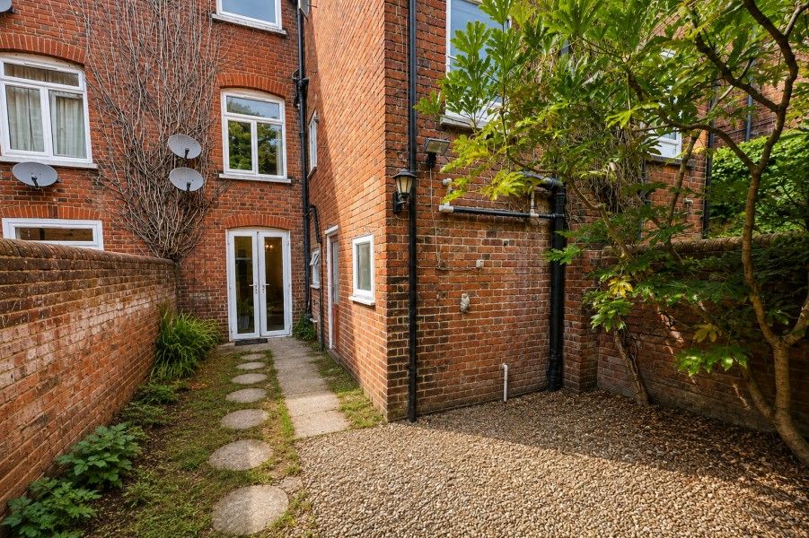 Property photo 1 of 7