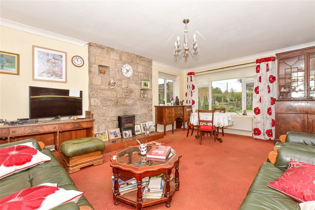 Property photo 2 of 17 Lounge