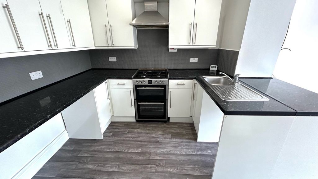 Property photo 2 of 11 Picture No. 04
