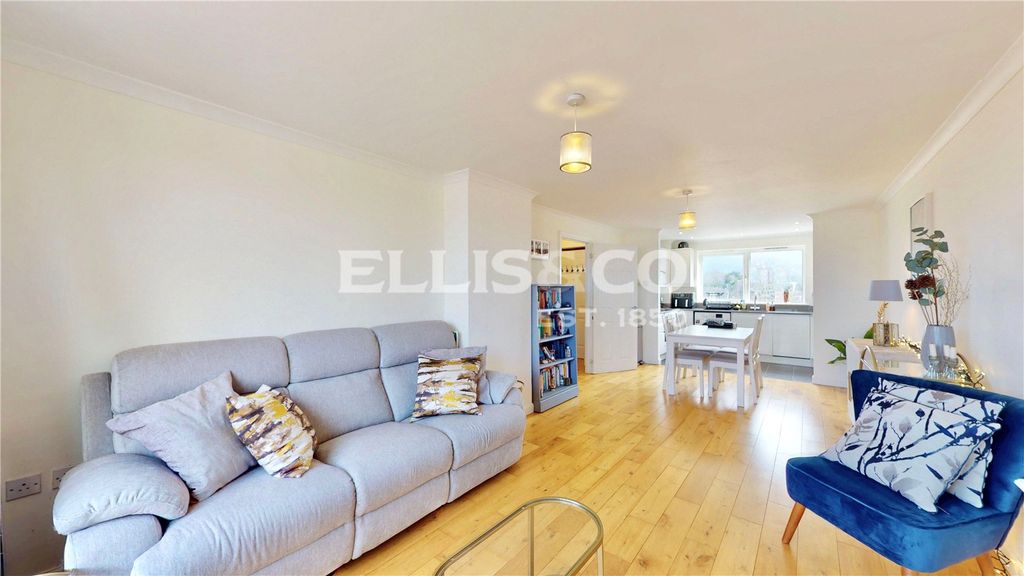 Property photo 2 of 18 Picture No. 38