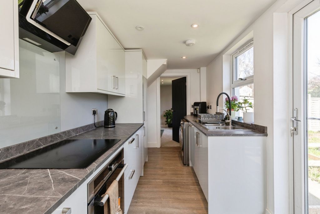 Property photo 3 of 20 Pbox-Img.Jpg