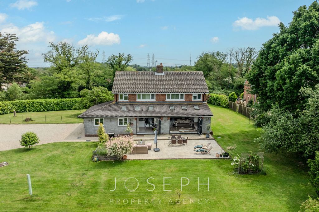Property photo 1 of 52