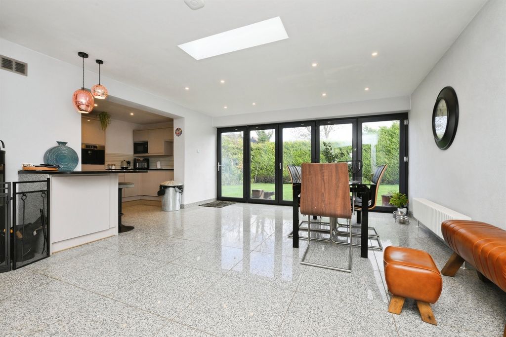 Property photo 3 of 22