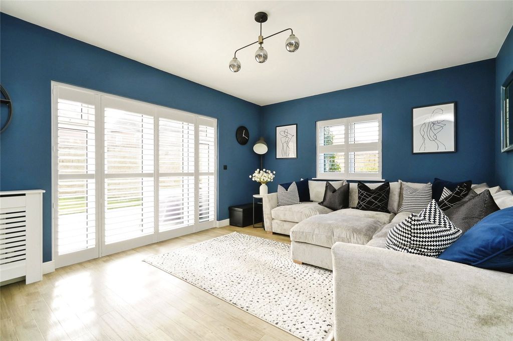 Property photo 3 of 36 Picture No. 32